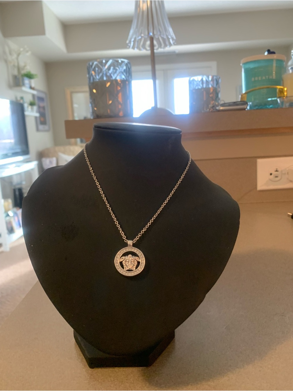 Silver-Tone Medallion Necklace with Embellished Center - Silver 27 cm